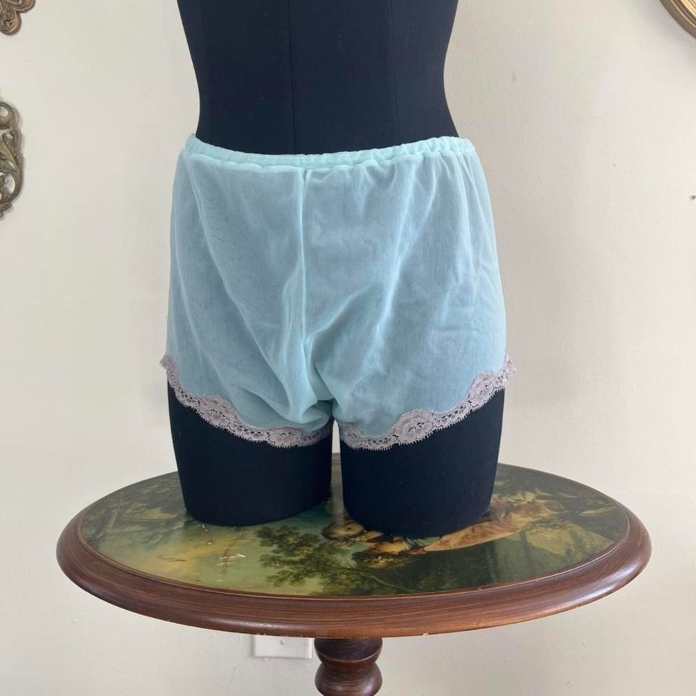 ✨ Rare Vintage Saks Fifth Avenue Pastel Lace Tap Shorts ✨